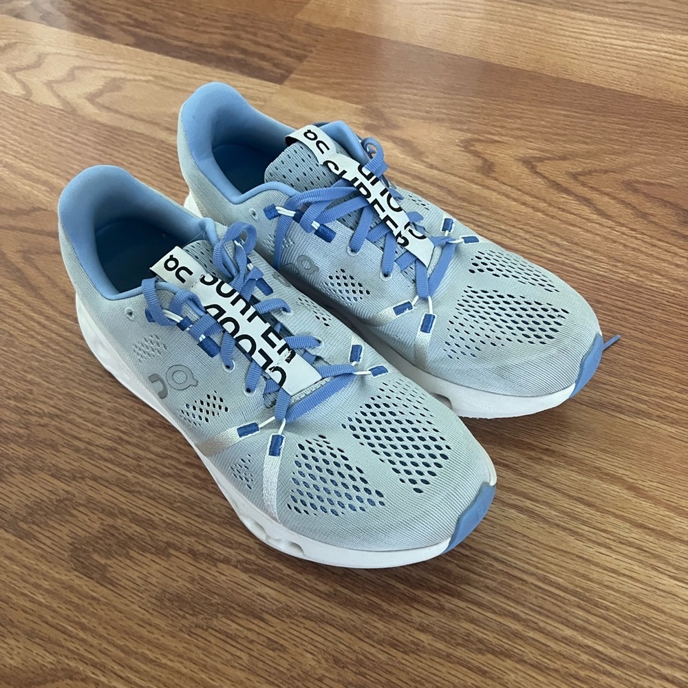 On cloud running shoe